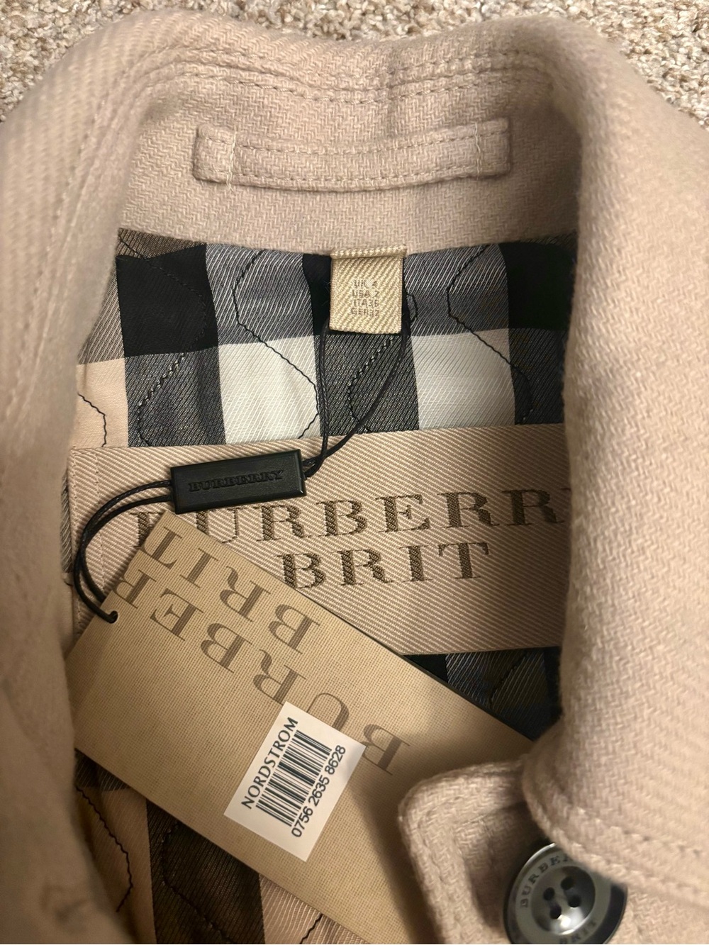 Burberry NWT Wool Blend Short Coat Detachable Quilted Liner Bag
Cream UK 4 US 2 - Picture 4 of 10